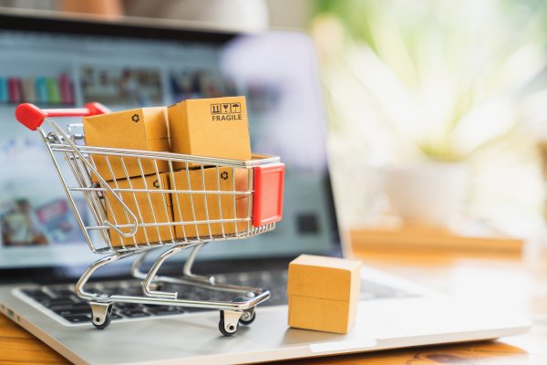 pinnacle cart ecommerce shopping cart shopping cart with boxes on laptop